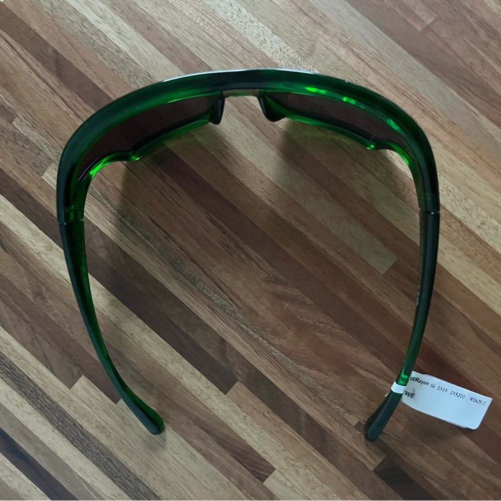 NWT Loewe Arch Mask LW40143U Green Wrap Sunglasses with Dark Lenses - Picture 8 of 13